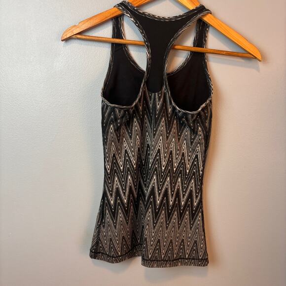 Nike Dri-Fit Racerback Tank Gray/Black Zigzag Pattern Size XS - Picture 2 of 7